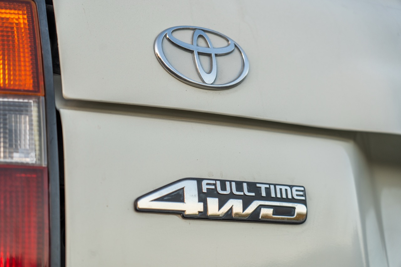 為何 80 系列 Land Cruiser 是 90 年代最值得關注的四輪驅動車