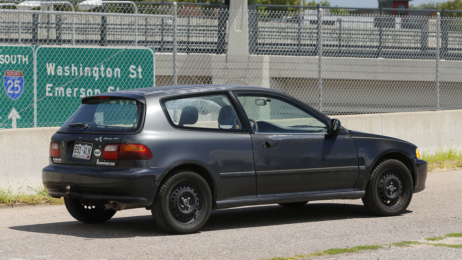 行駛40萬英里的1993年本田Civic LX轎車的最後停車位