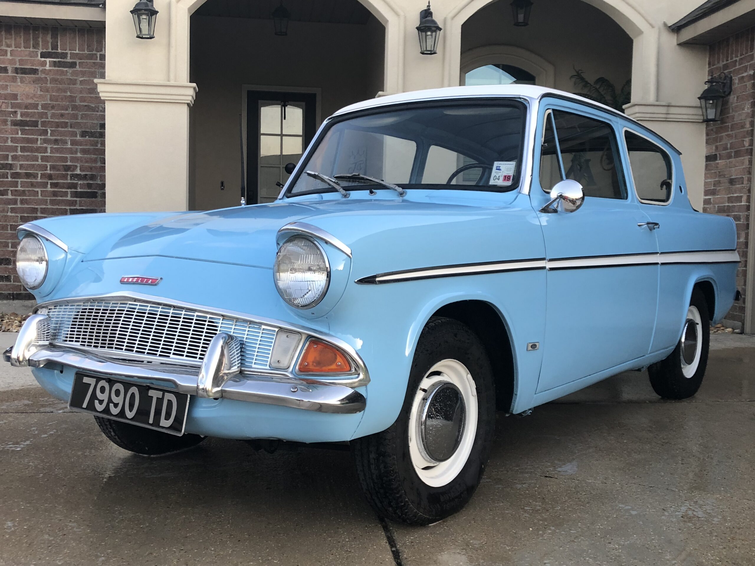 受《哈利波特》啟發的 Ford Anglia 修復計畫