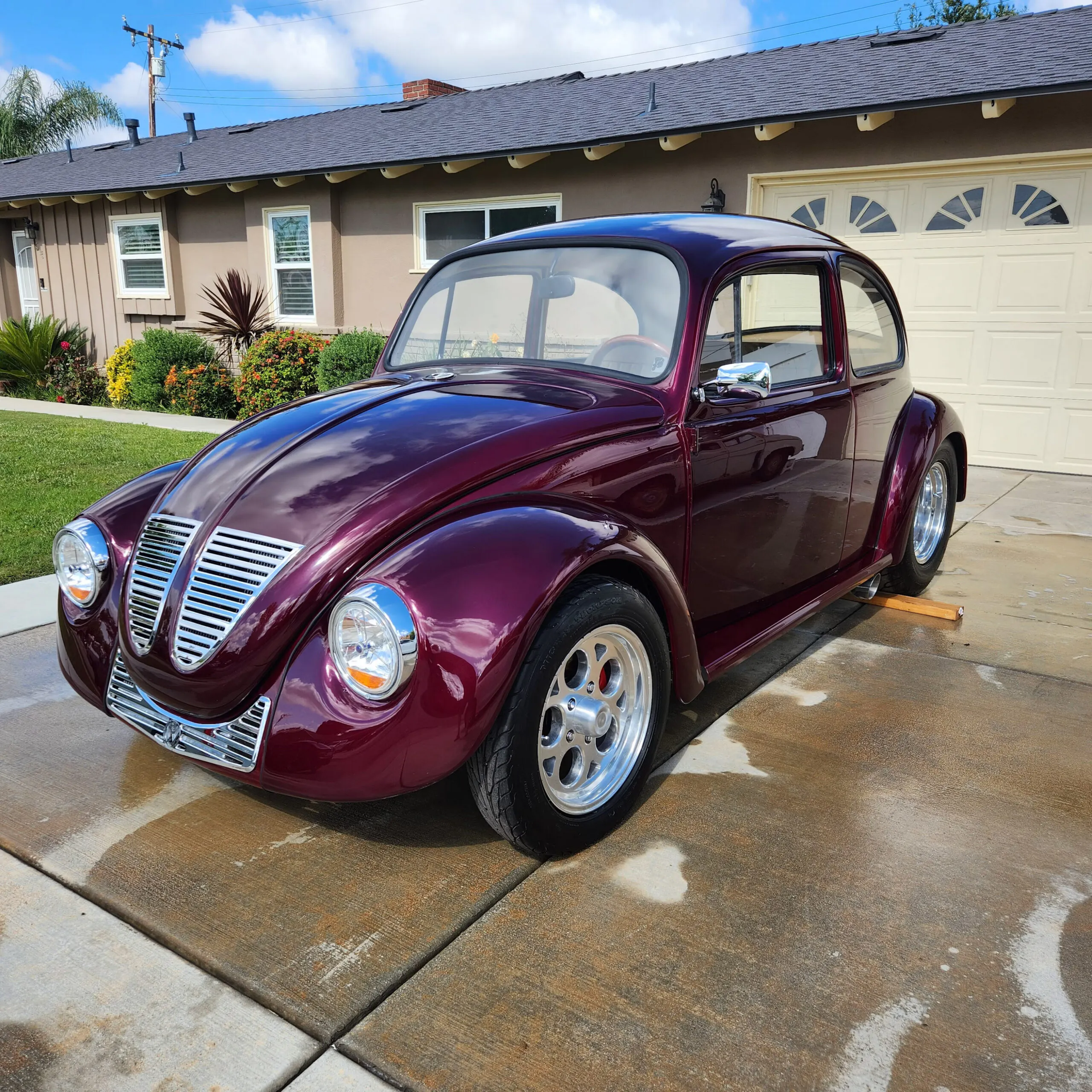 這輛 VW Beetle 藏著一顆 V8 引擎的驚喜