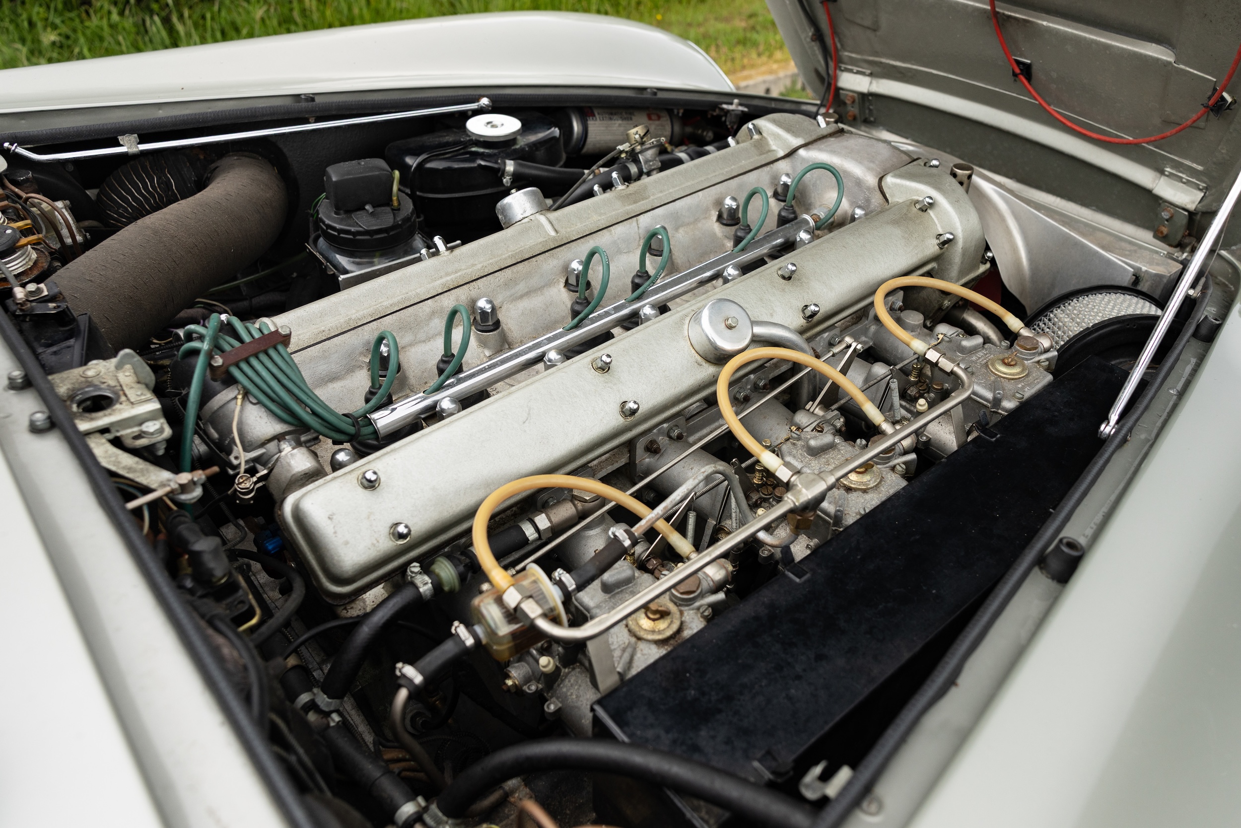 稀有獵遊車款！Aston Martin DB5 Shooting Brake 拍出逾 114 萬美元高價