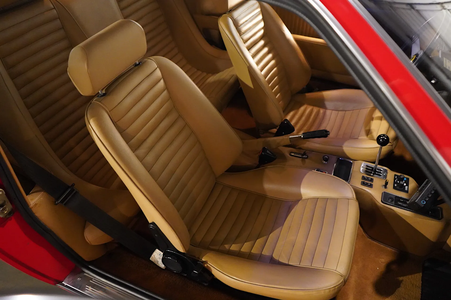 僅一家擁有、里程極低 1978 年法拉利 308 GT4 稀有車型拍賣