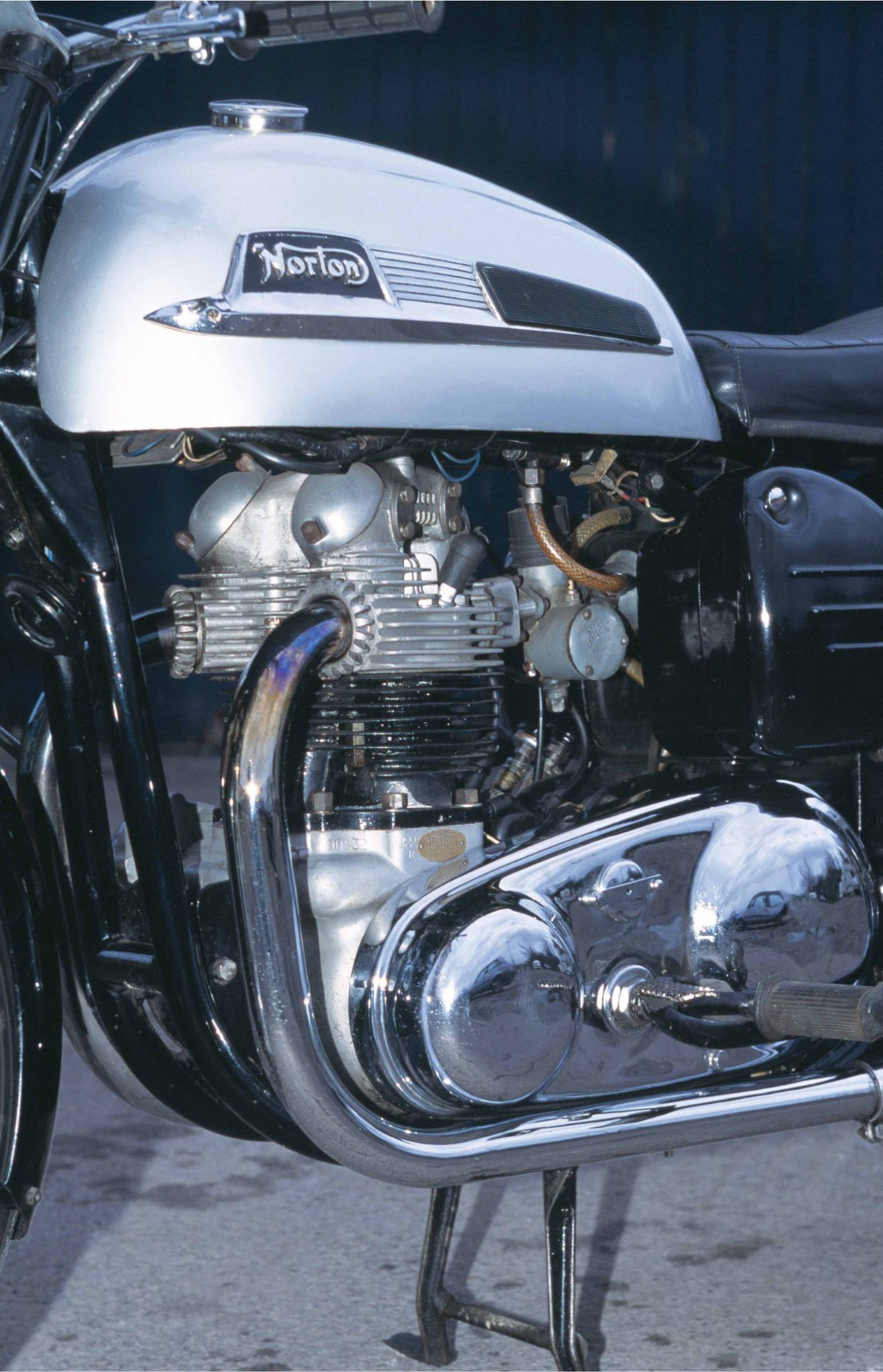 Norton Dominator 88：傳奇 Featherbed 車架的公路騎乘體驗