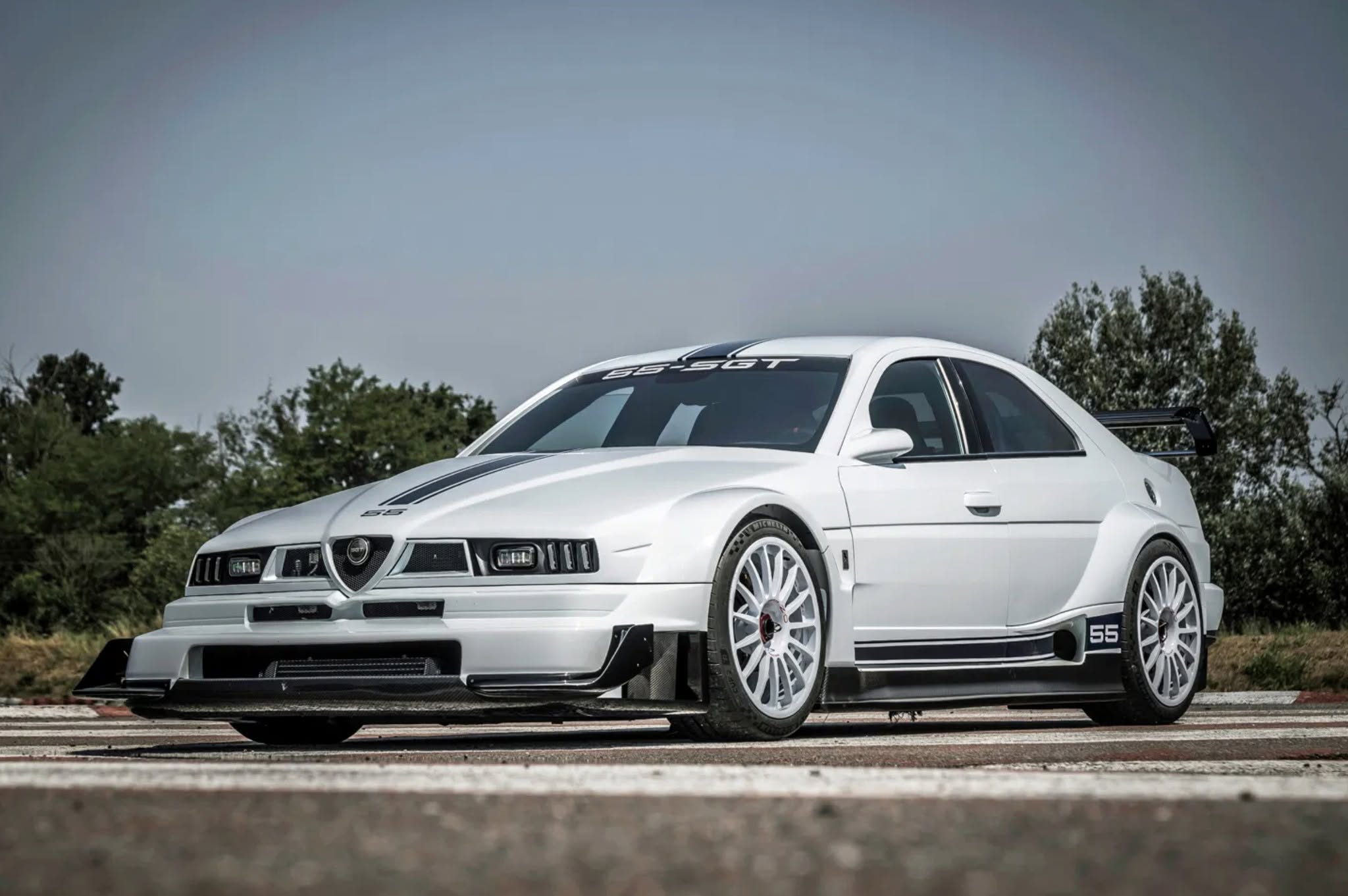 SGT Automobili 55-SGT：融合經典與現代的 740 匹 DTM 戰駒
