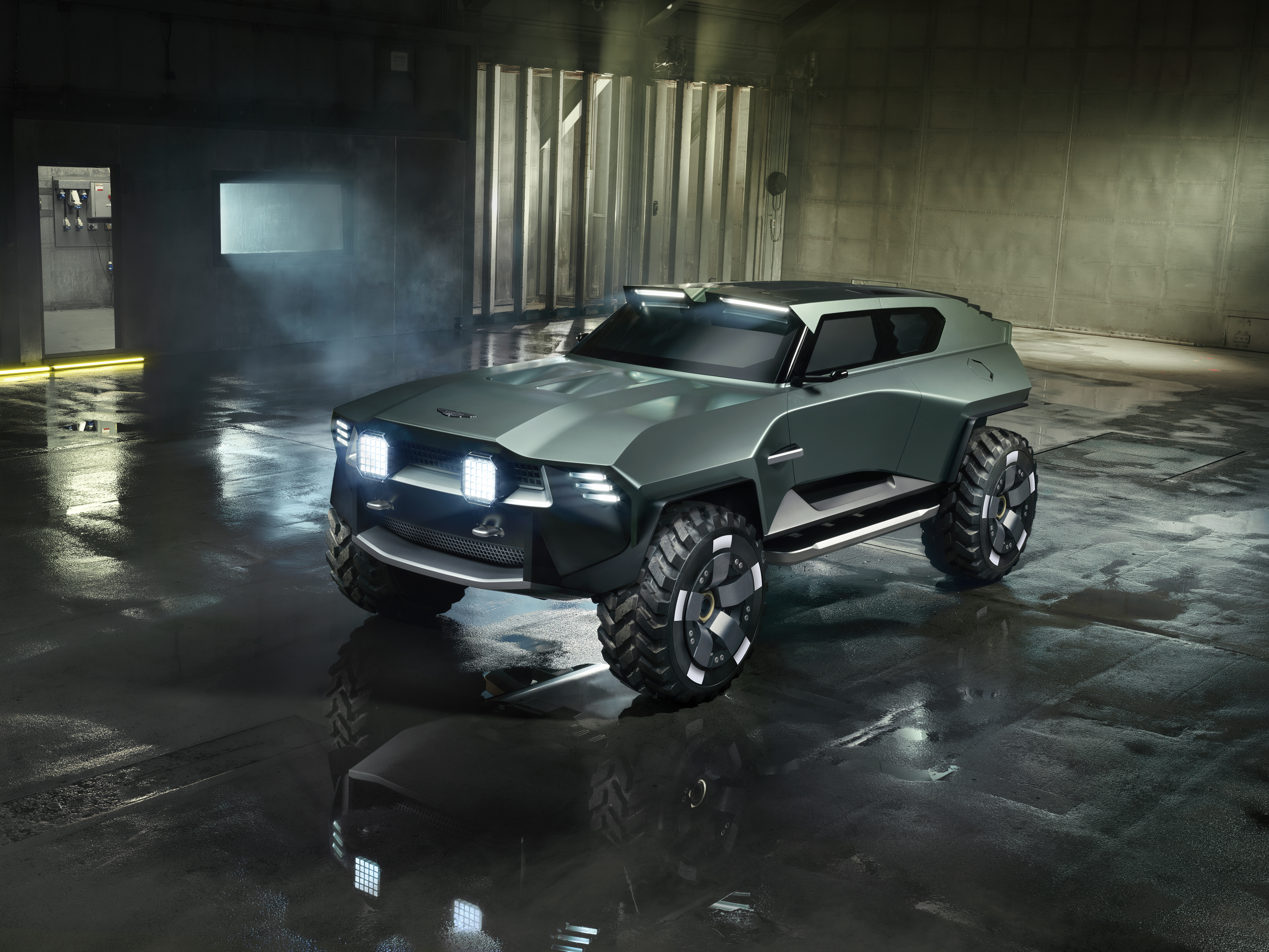 Aston Martin 推出《決勝時刻》虛擬軍事 SUV：Dreadnought