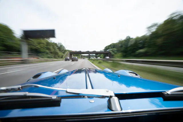 從馬爾文到午夜太陽:Morgan Supersport 400 的法羅群島冒險之旅