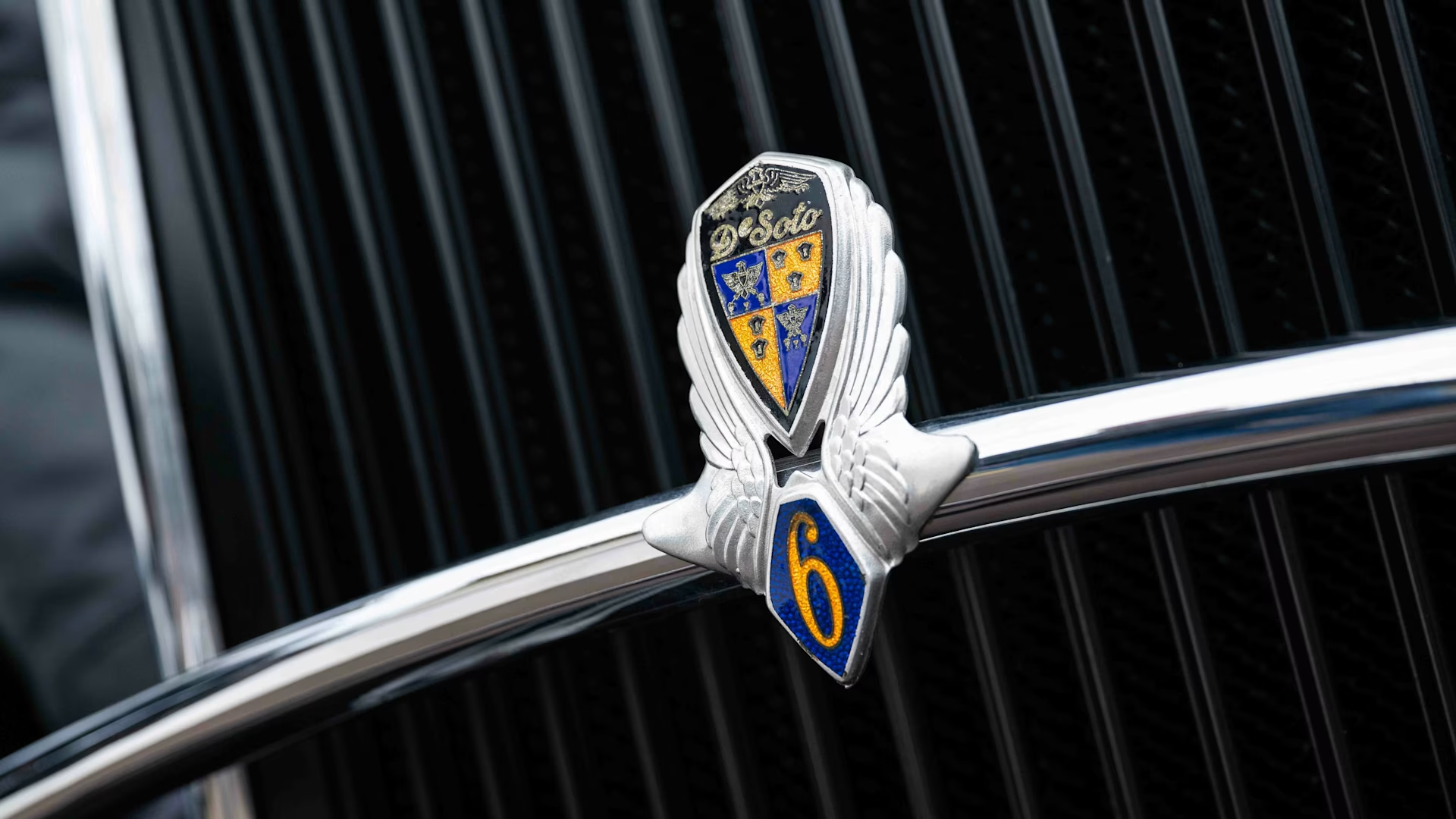 DeSoto Suburban：克萊斯勒備受爭議的旅行車替代品