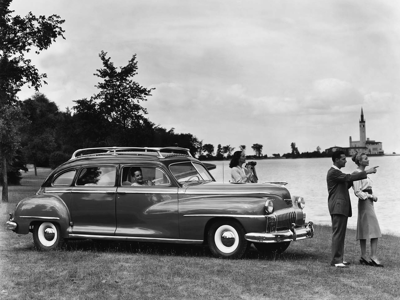 DeSoto Suburban：克萊斯勒備受爭議的旅行車替代品