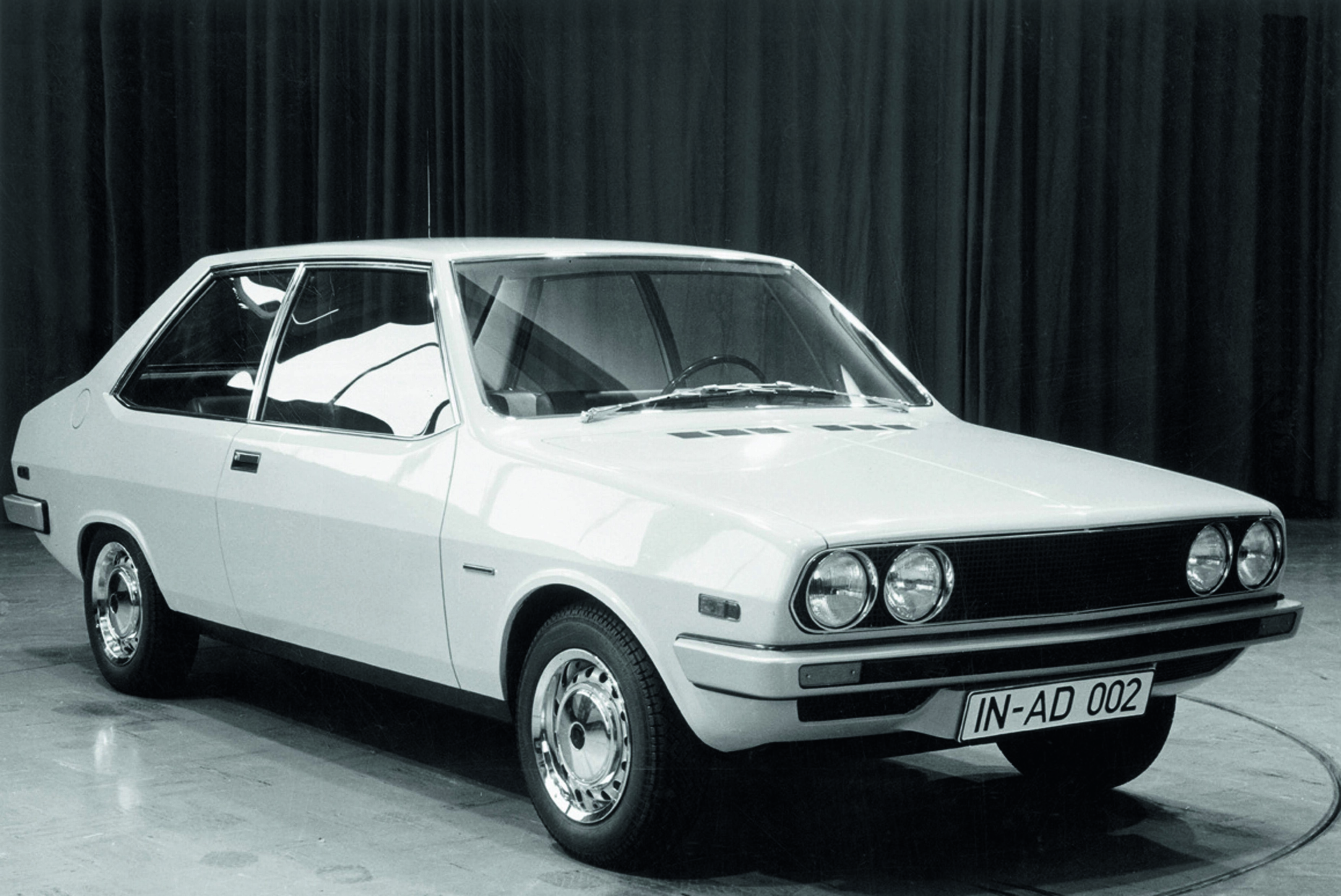 Audi 80：一款默默完成使命的家庭房車，成就今日的奧迪
