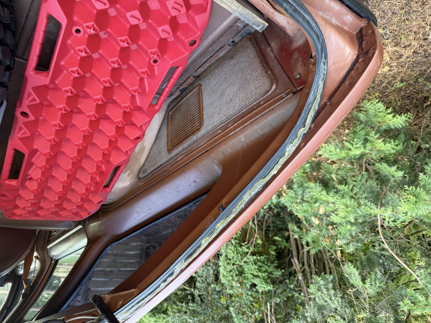 我的 AMC Eagle 驚喜連連：一輛被大幅改裝的二手車
