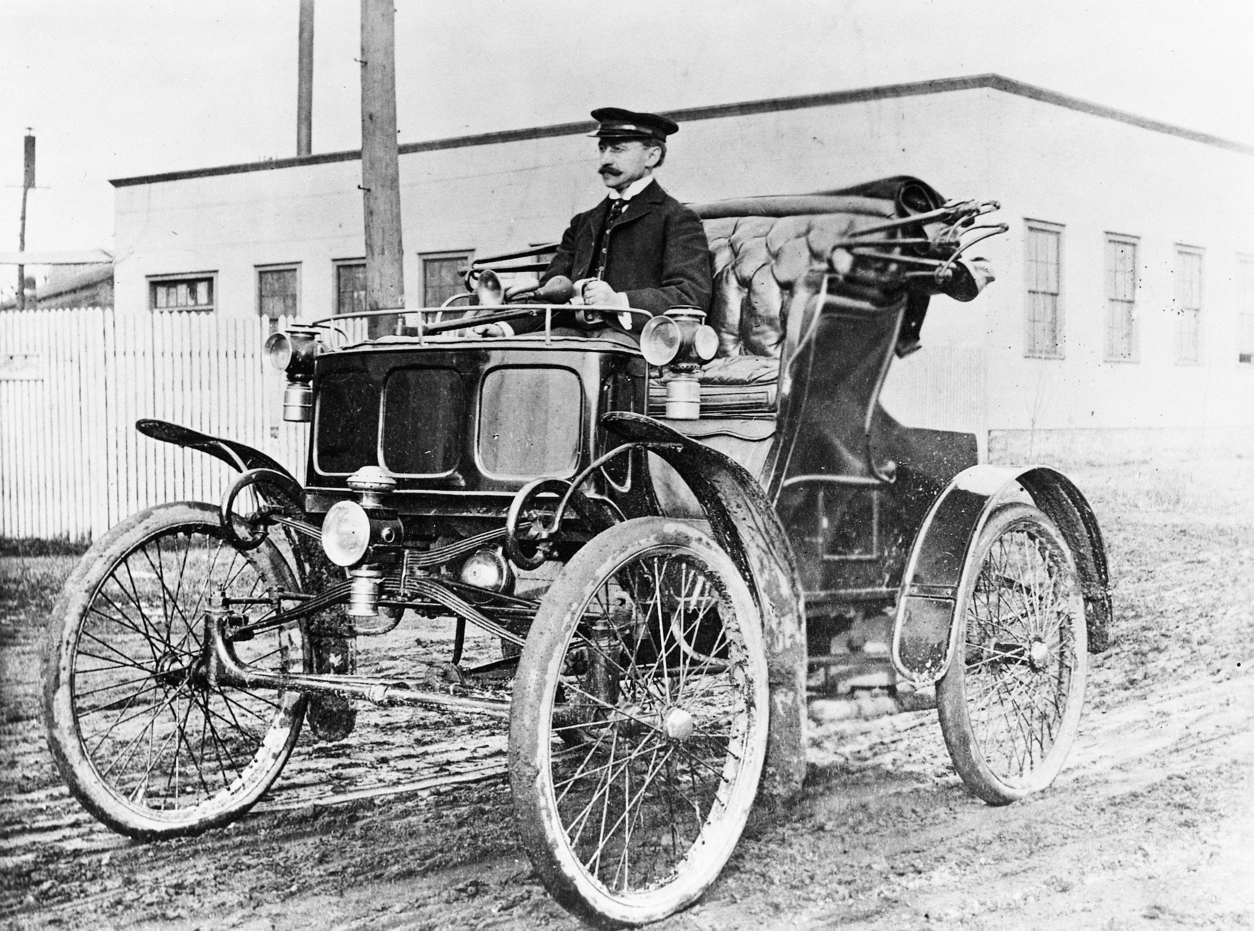 為何 Packard 至今仍具影響力？美國經典汽車的傳奇故事