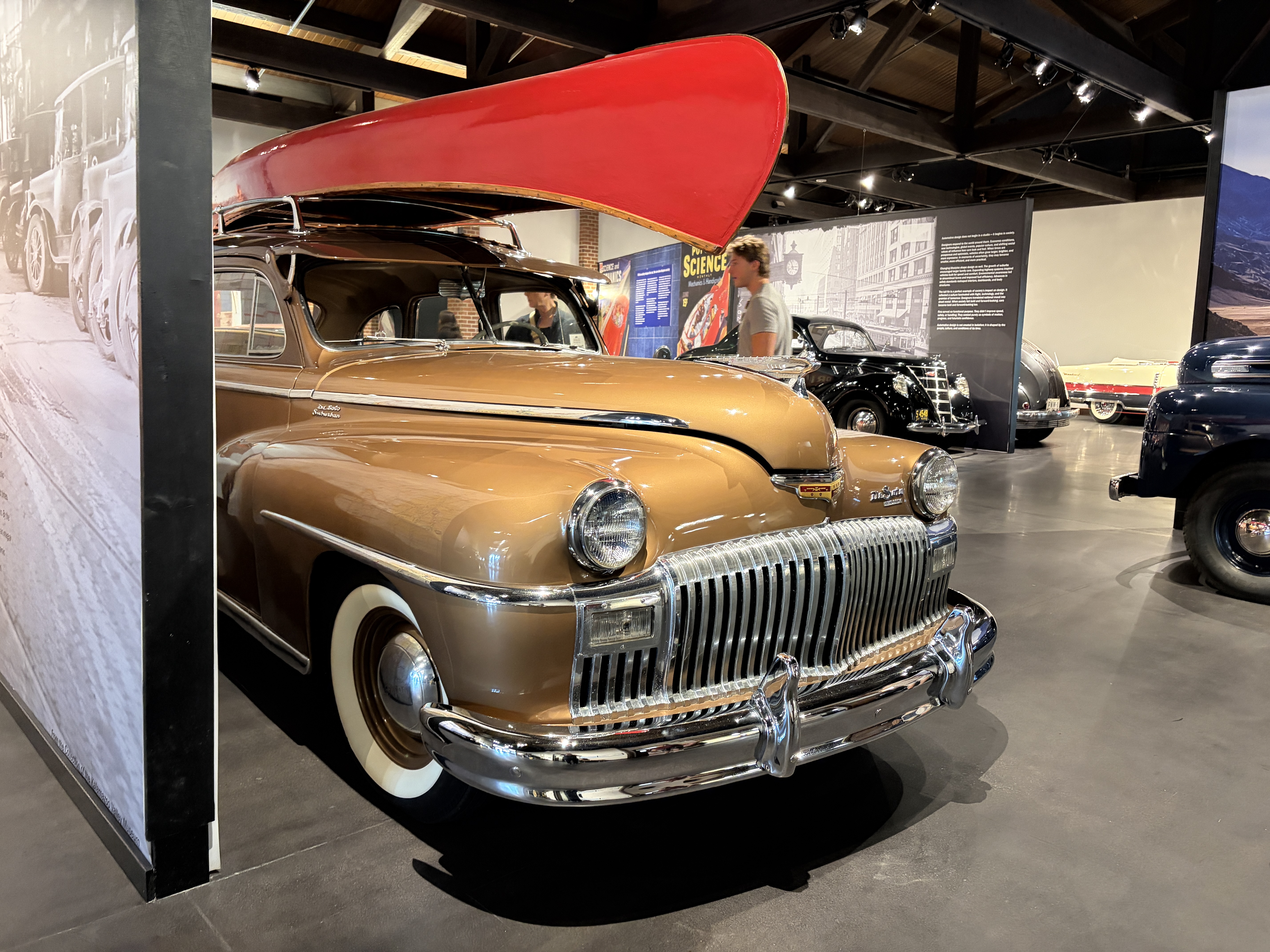 DeSoto Suburban：克萊斯勒備受爭議的旅行車替代品