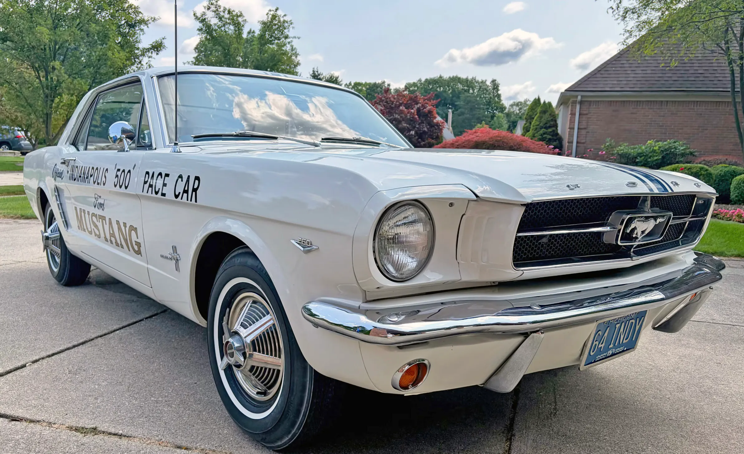 1965 年 Mustang Pace Car 特仕版尋求下一個 44 年的珍愛