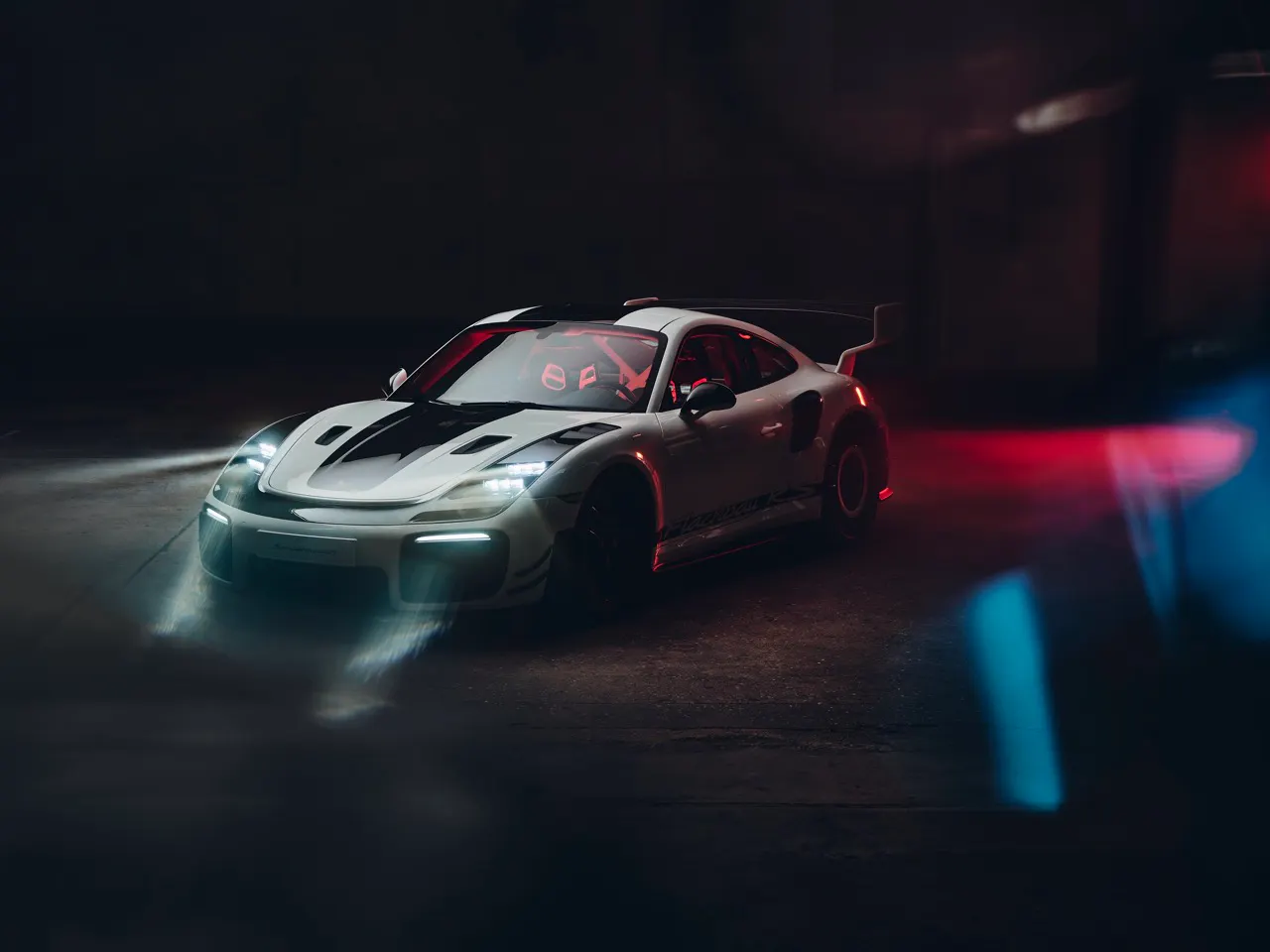 保時捷 911 GT2 RS Flachbau：原廠打造的獨一無二斜頭跑車