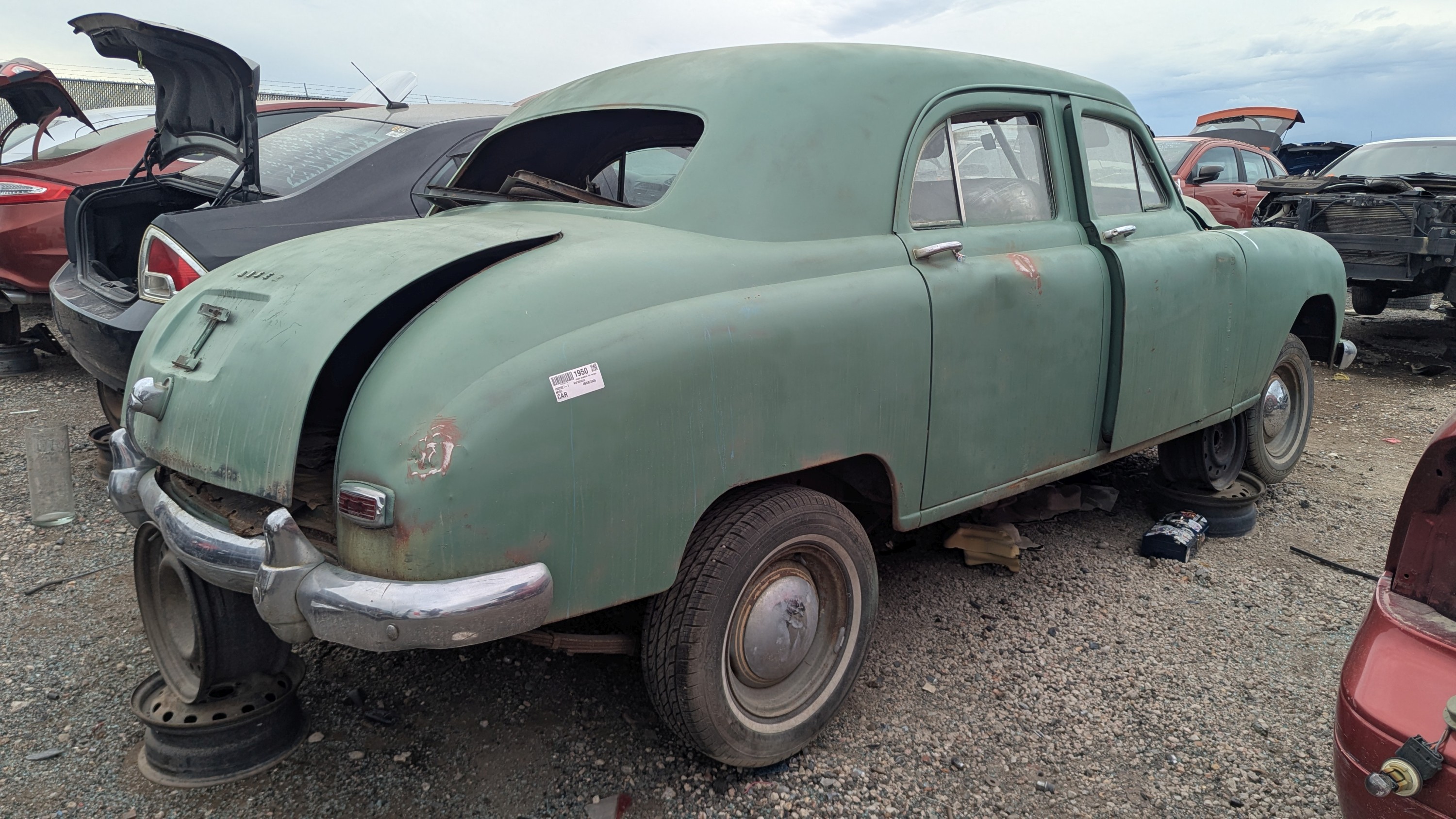 廢棄場裡的1948年Kaiser Special：一段汽車工業的歷史縮影