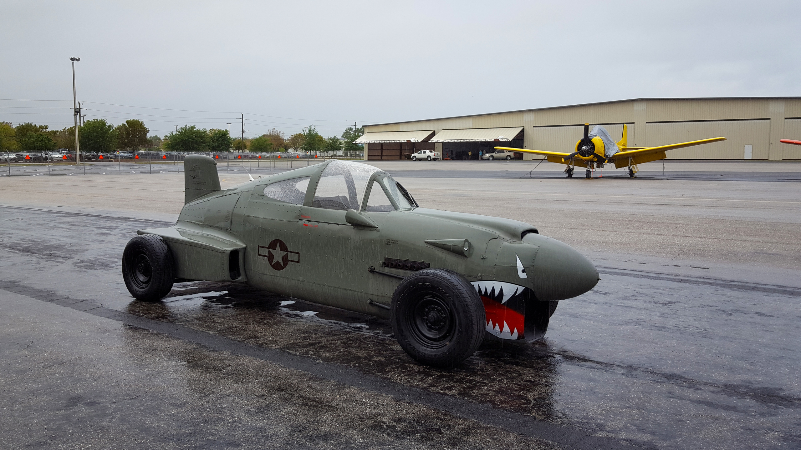 自製 P-40 戰鷹：這輛能合法上路的飛機
