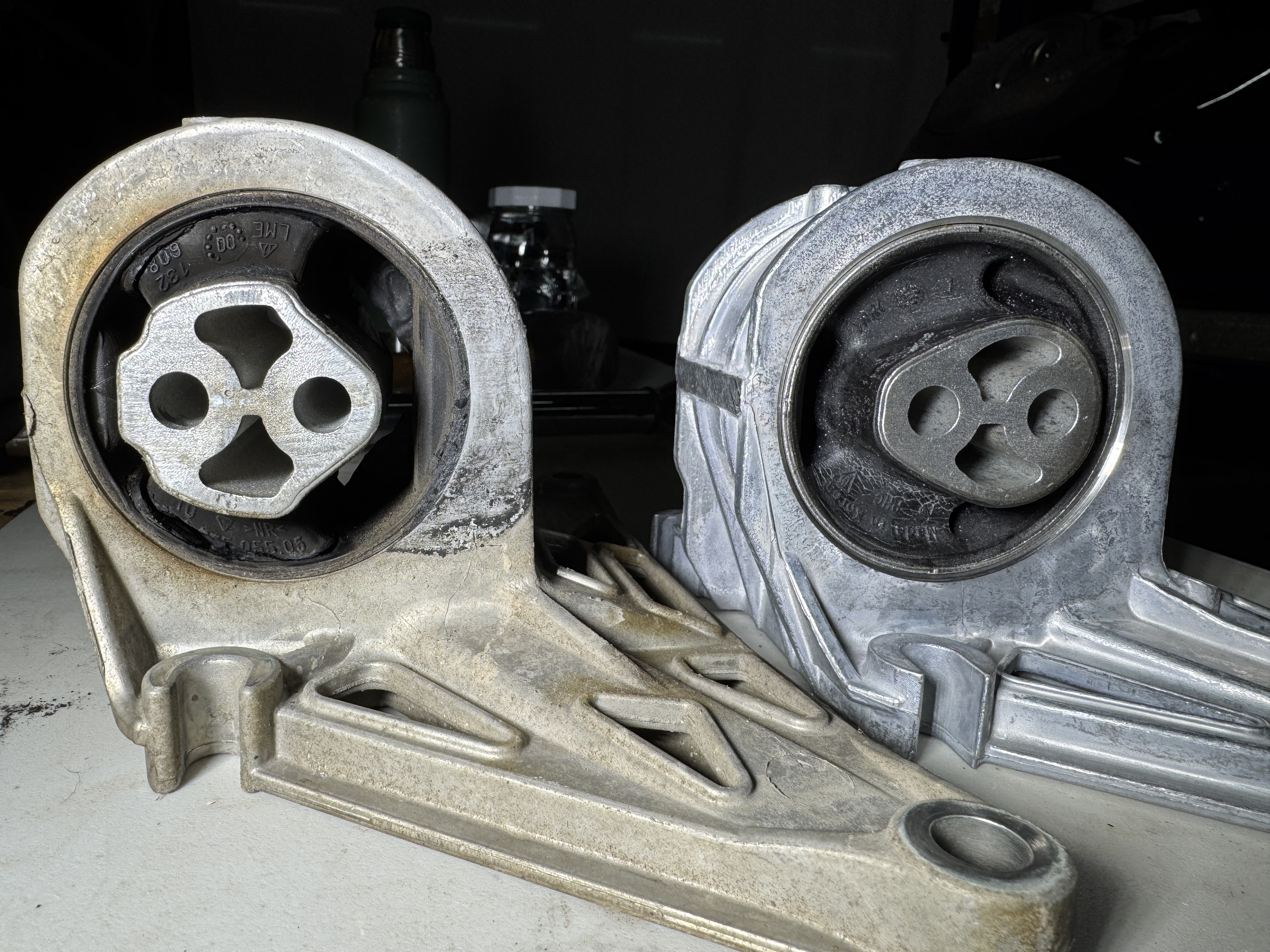 Boxster engine mount