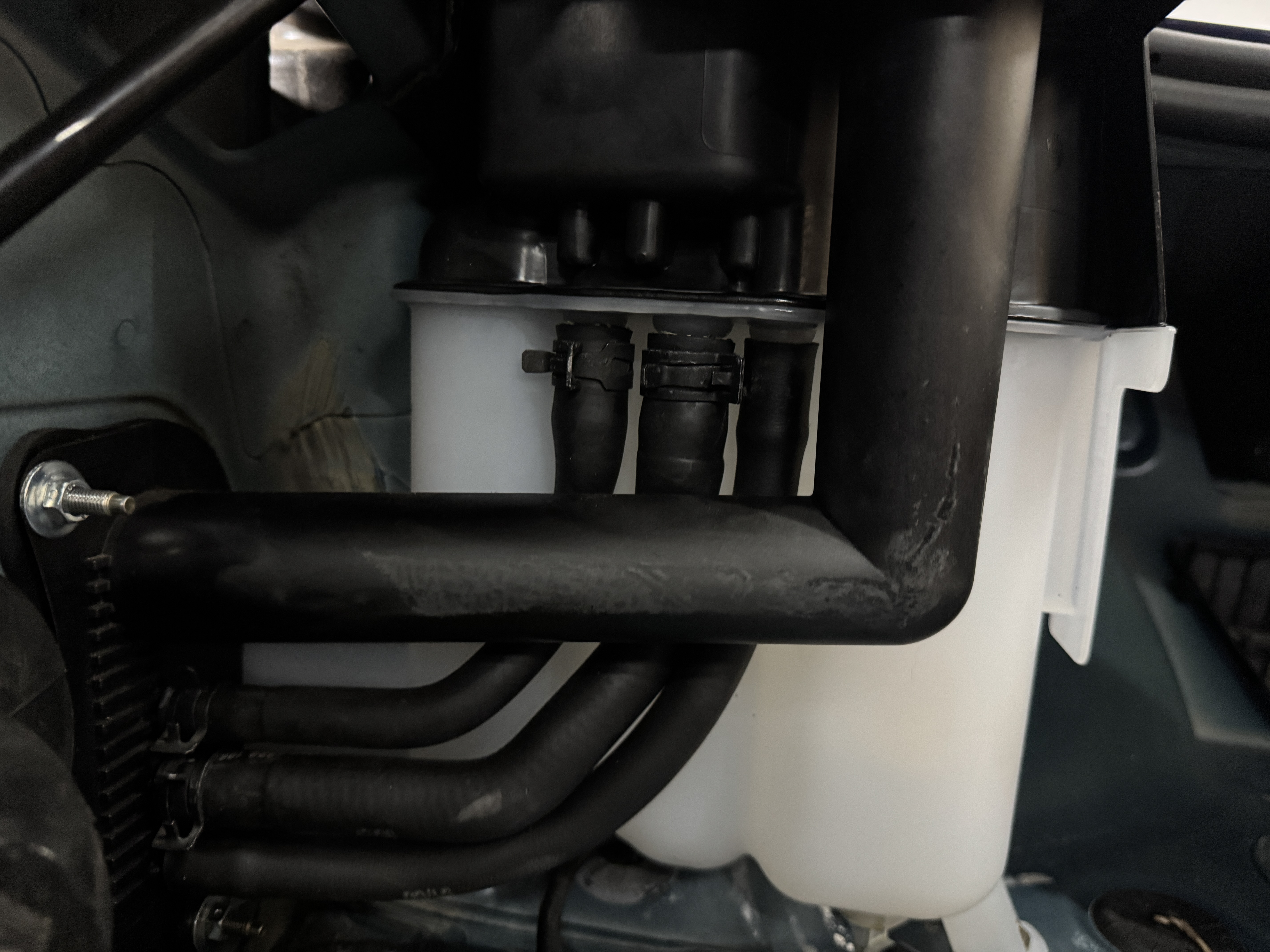 Boxster coolant tank