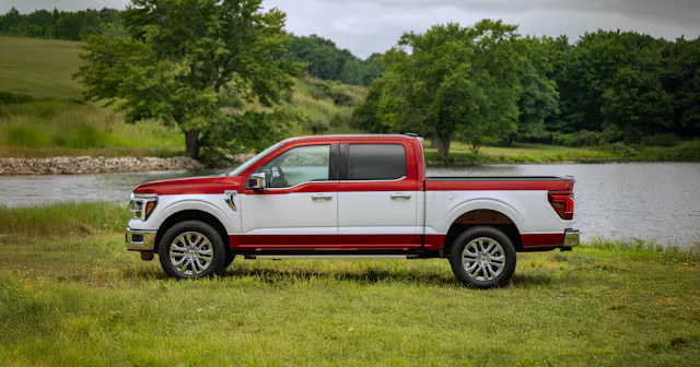福特 2027 年式 F-150 雙色塗裝套件登場,勾起懷舊情懷