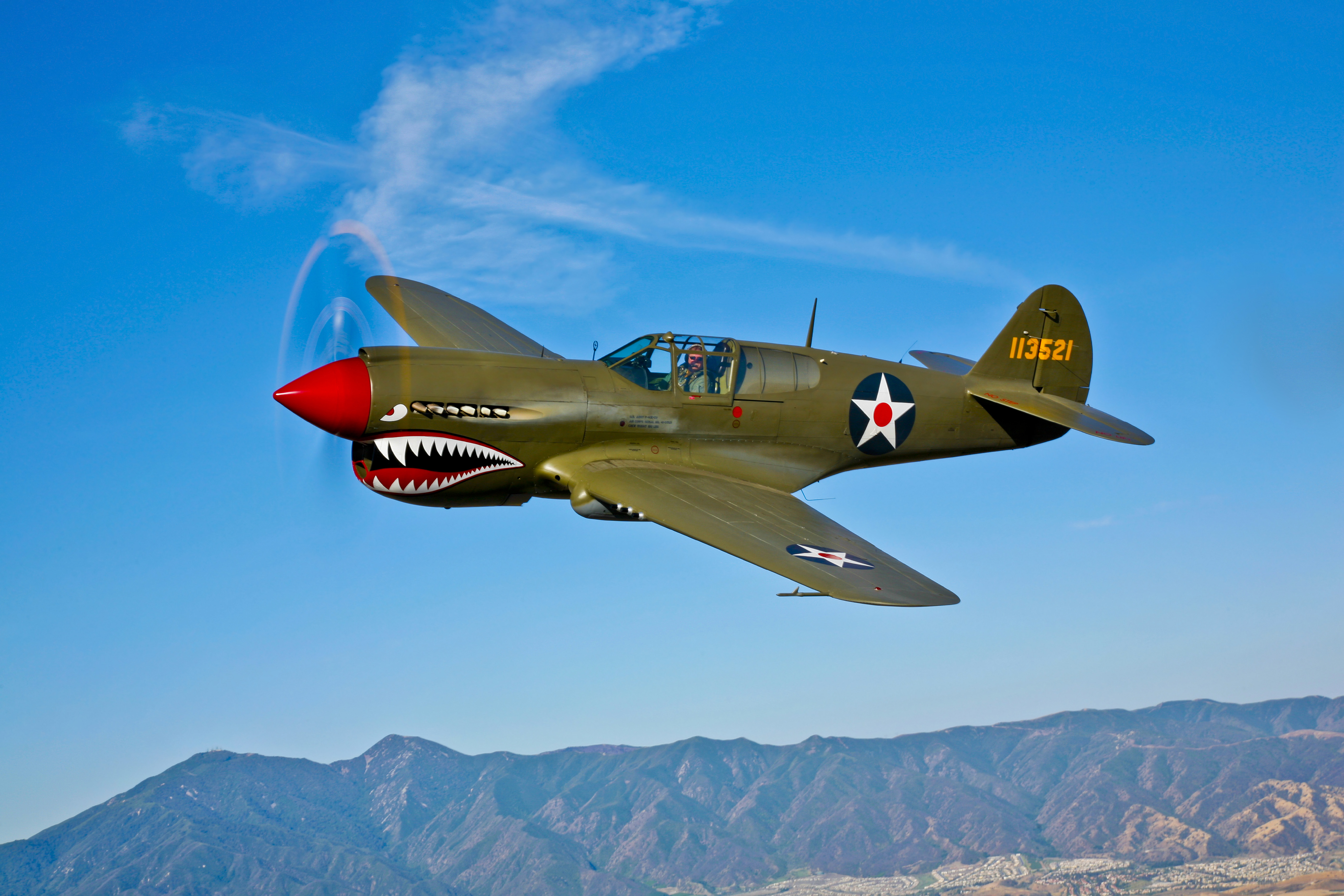 自製 P-40 戰鷹：這輛能合法上路的飛機