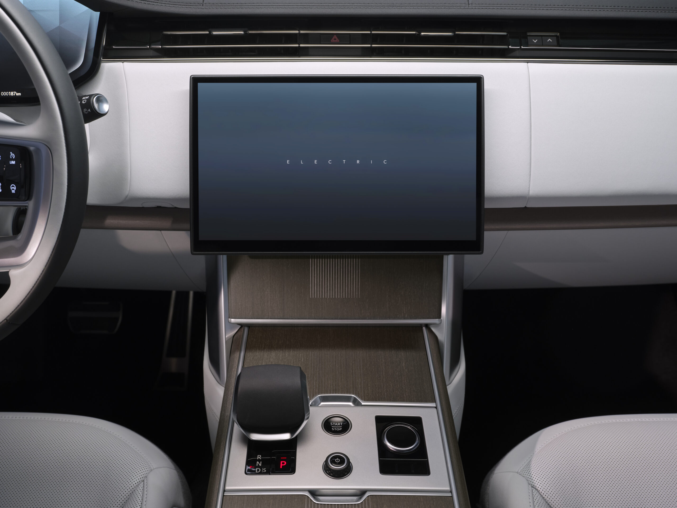 2027 Range Rover Electric Launched to Offer V-8 Alternative - Hagerty Media