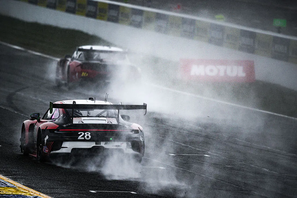 IMSA 2026 賽季在懸念迭起的莫斯科 12 小時耐力賽中落幕