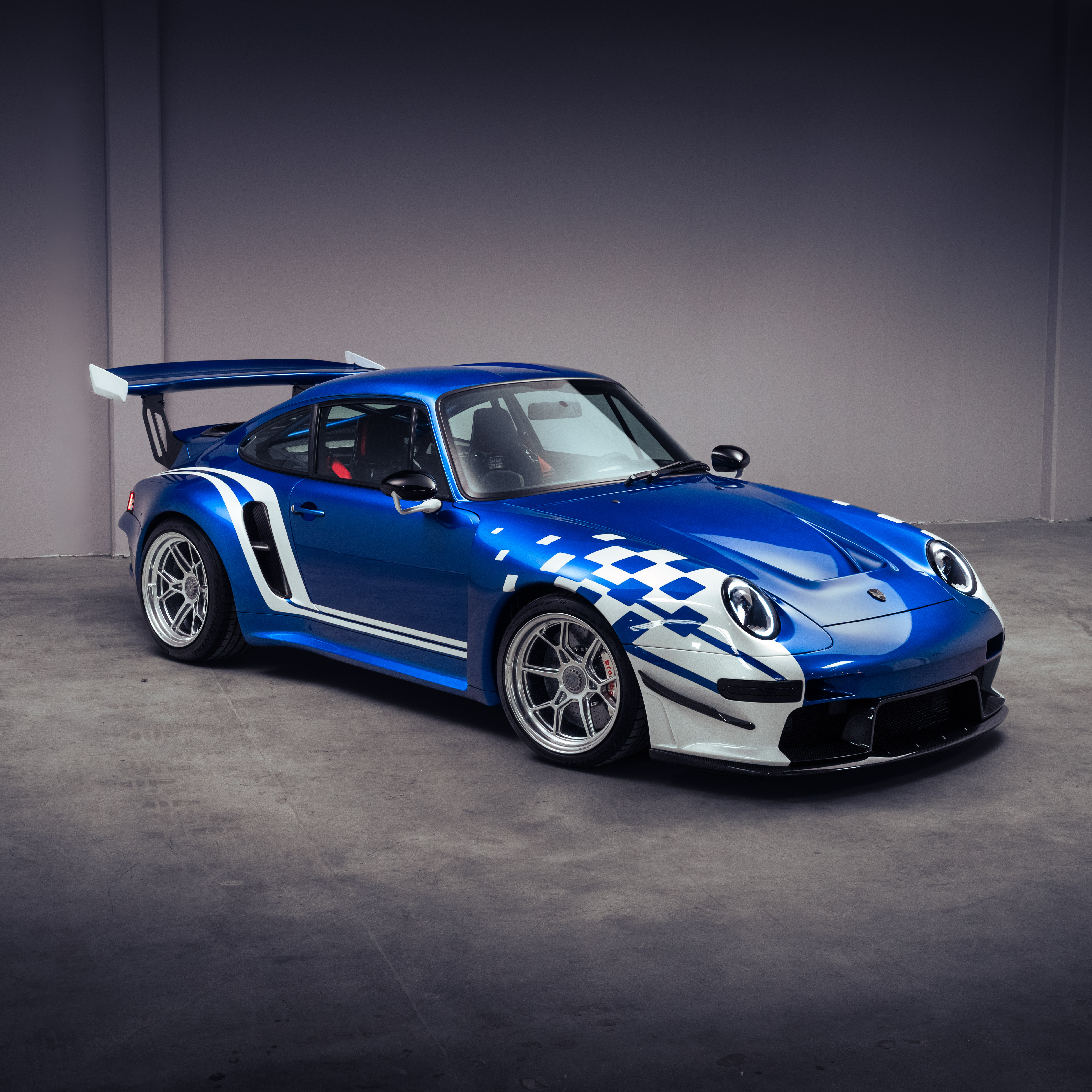 Gunther Werks Brundle Edition Turbo Unveiled as a Father-Daughter ...