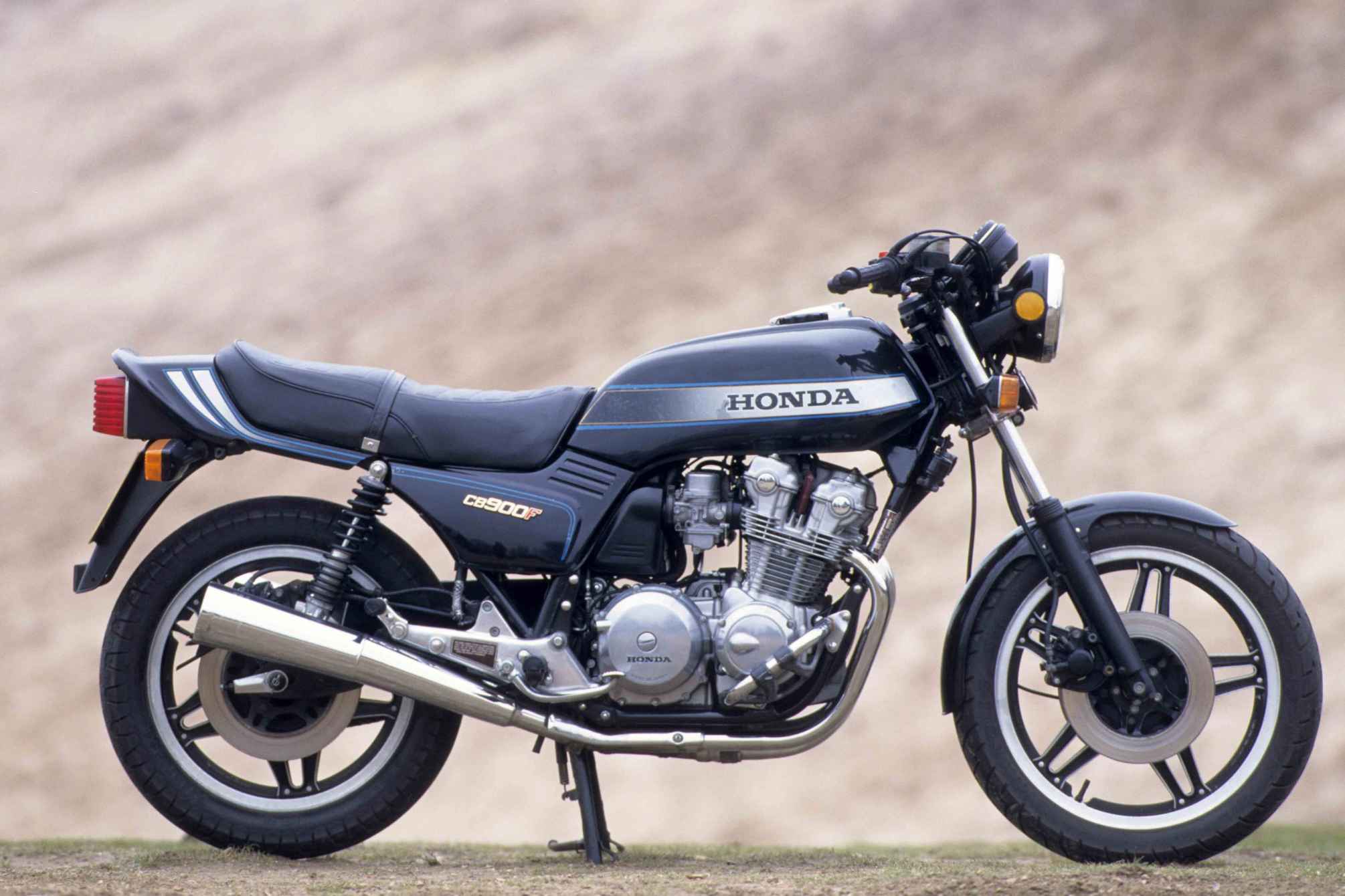 The CB900F Was Honda's Ticket to the 1-Liter Superbike Dance